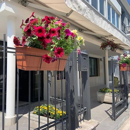 Hotel Oria リミニ エクステリア 写真