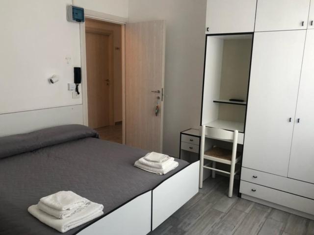 Hotel Oria リミニ エクステリア 写真