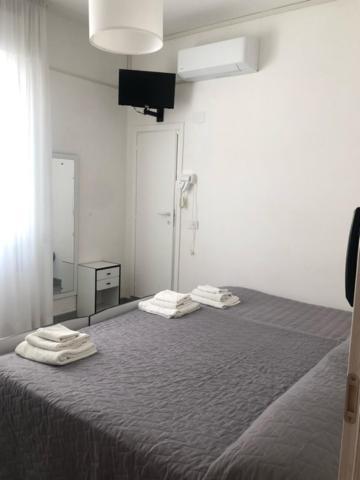 Hotel Oria リミニ エクステリア 写真